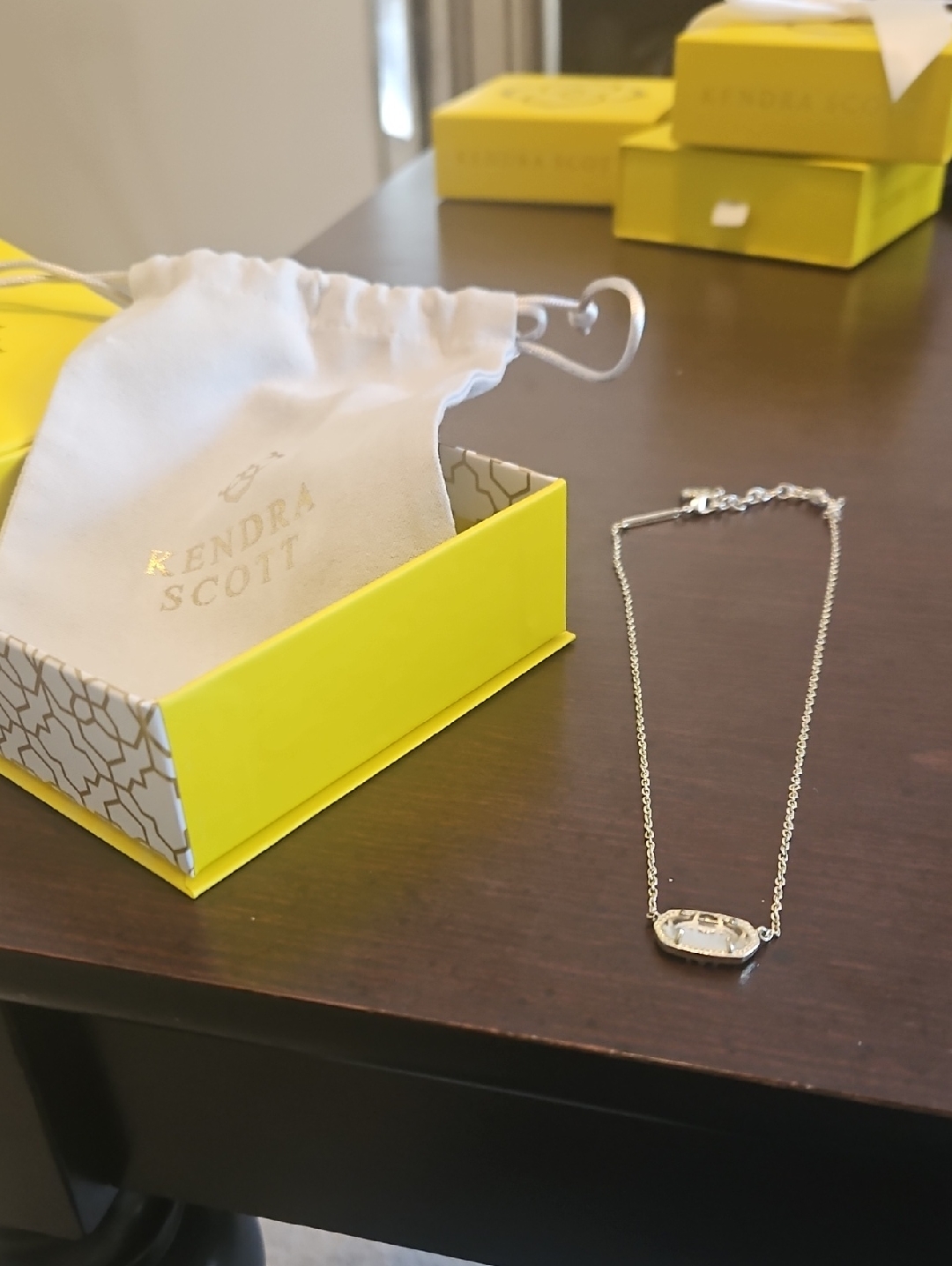 Kendra Scott Gold Necklace With Clear/Stone